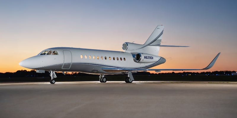 Falcon 900
